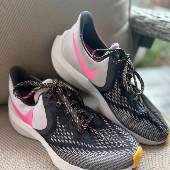 Nike Shoes - Nike Zoom Winflo 6 Running Shoes Grey Pink Size 8.5 Women Like New